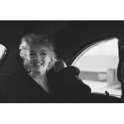 Marilyn in a car
